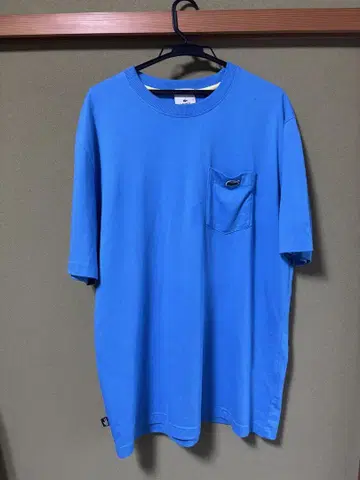 Lacoste 포켓 부착 티셔츠 파랑