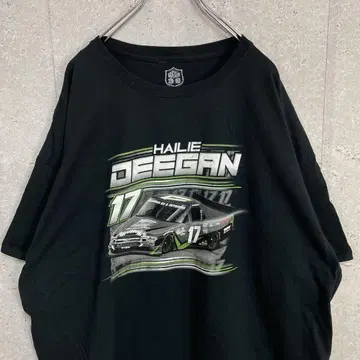 HAILIE DEEGAN 카 프린트 레이싱 기업 로고 블랙 티셔츠