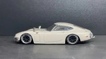 TOYOTA 2000GT 화이트 1/64 커스텀 알루미늄 림 사양