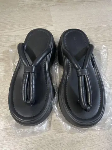 MOUSSY 샌들 블랙