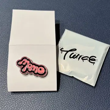 허벅지 익명 배송 TWICE POPUP 핀 배지