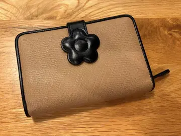 MARY QUANT 데이지 패치 스냅 2L 지갑