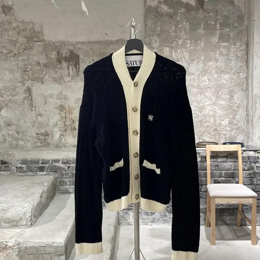 【SATUR】カーディガンFARO POCKET BOUCLE CARDIGAN MUSINSA公式 | SATUR Faro oversized boucle cardigan camel beige