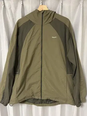 HUF 쉘 자켓