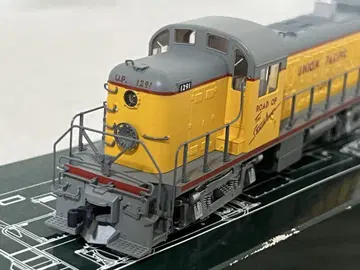 HO ALCo RS-2 유니언 퍼시픽 (KATO 37-2503)