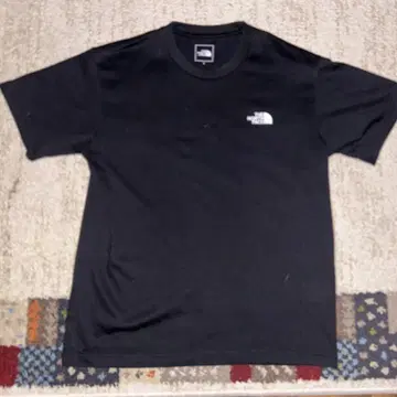 THE NORTH FACE 블랙 티셔츠