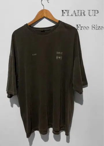 FLAIR UP 다크 그레이 티셔츠 프리 사이즈