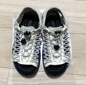 KEEN 샌들
