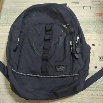 블랙 나일론 백팩