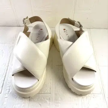 다이애나 통굽 스트랩 샌들 24cm/L