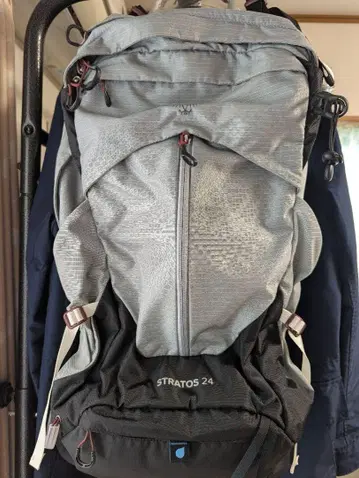 Osprey STRATOS 24 백팩
