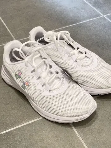 Under Armour Charged Impulse 3 화이트