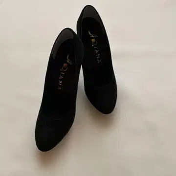 DIANA 블랙 하이힐 펌프스