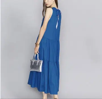 뷰티 앤 유스 라미 티어드 슬리브리스 원피스 블루