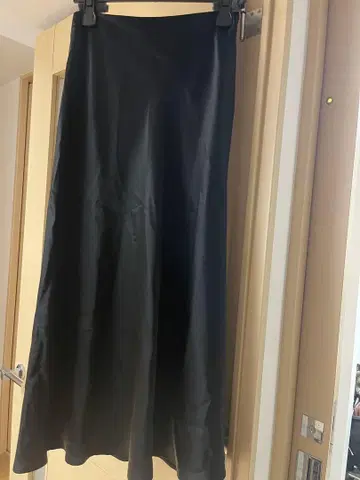 블랙 플레어 롱 스커트