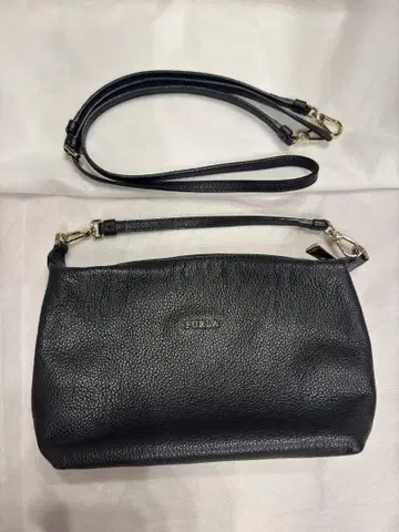 컨디션 최상 FURLA 블랙 가죽 숄더백