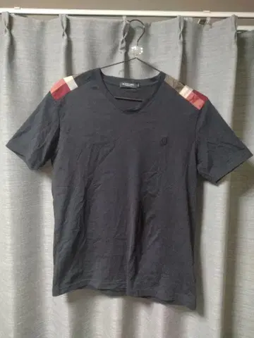 BLACK LABEL CRESTBRIDGE V넥 티셔츠 사이즈 2