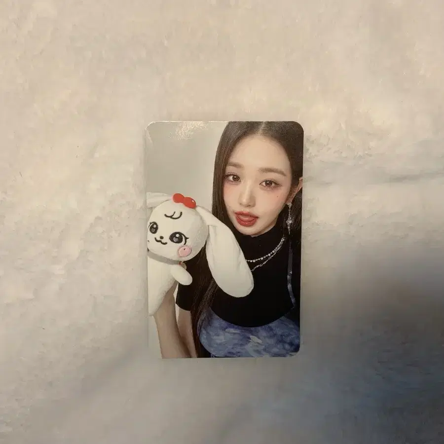 IVE | 아이브 Ive minive pop up pvc cross bag wonyoung on