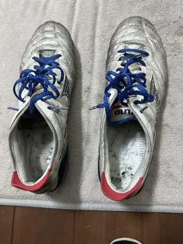 Mizuno 축구화 스파이크 화이트/레드/블루