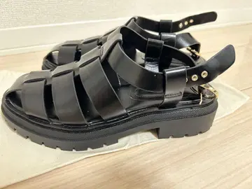 자라 구르카 샌들 37