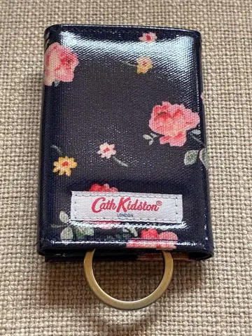 Cath Kidston 플라워 프린트 키케이스