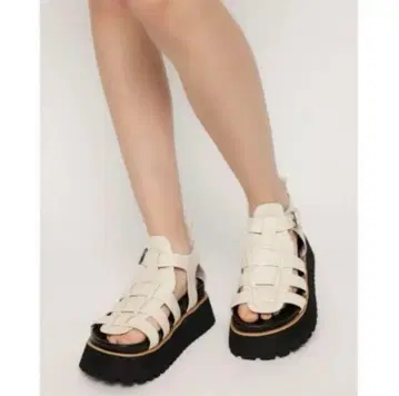 SLY CAGE FLAT SANDAL 케이지 플랫 샌들