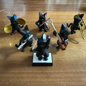 냐 마이무 오케스트라 종이 있음