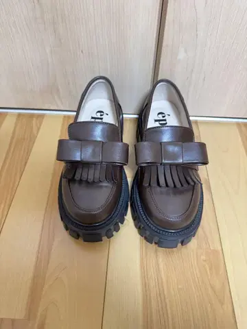 에피네 리본 프링글 로퍼