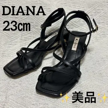 DIANA 블랙 스트랩 샌들