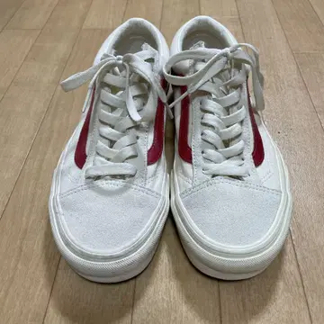 반스 화이트/레드 스니커즈