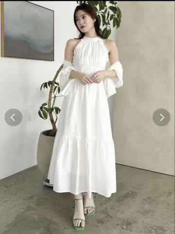 dazzlin 아메스리 프릴 쉐이프 원피스