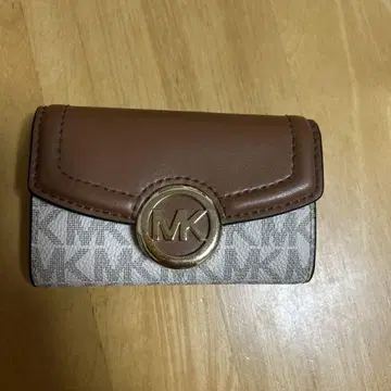 Michael Kors 키 케이스 브라운/베이지