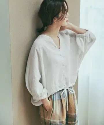 린넨 드로스트 돌먼 블라우스 화이트 어반 리서치 도어스