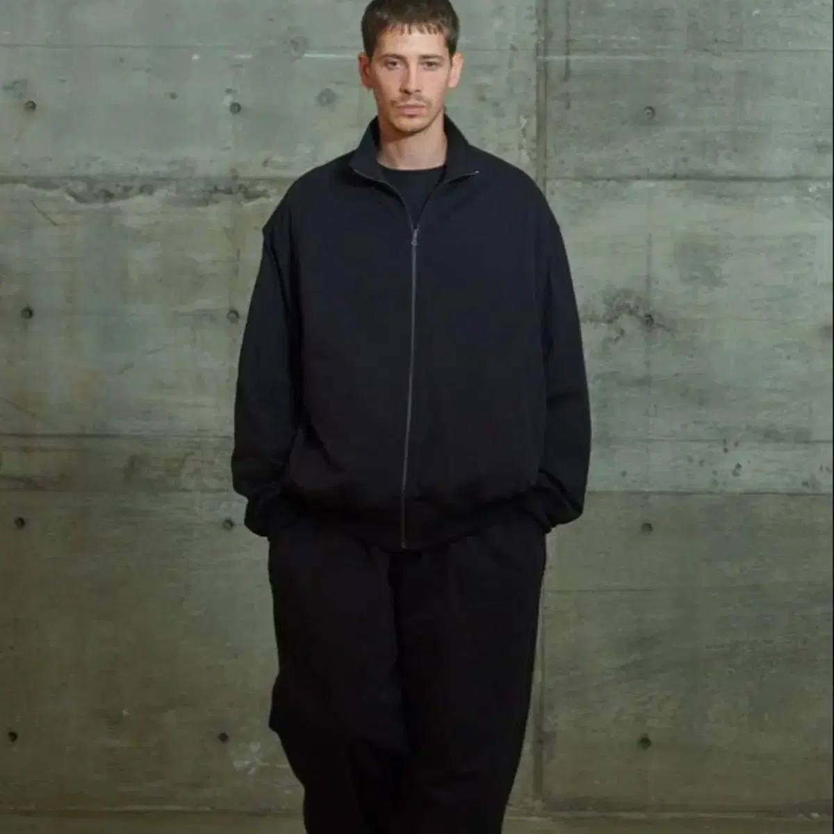 新品タグ付き！COMOLI REVERSIBLE TRACK JACKET 3 新品タグ付き！COMOLI REVERSIBLE TRACK JACKET 3 - メルカリ