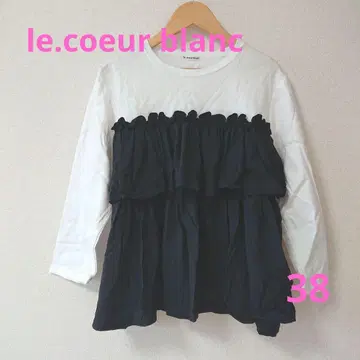 le.coeur blanc 인기 절개 프릴 탑 새상품급 봄/여름 코디