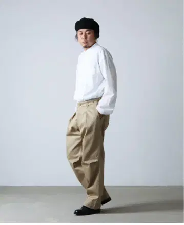 MARKAWAR 베이지 치노 팬츠 와이드 핏