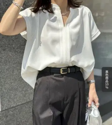 Emma Taylor 이지케어 골드 후크 키 넥 스티치 워크 블라우스