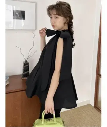 릴리 브라운 아메스리티어드 블라우스