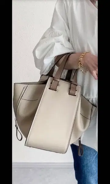 베이지 합성 피혁 토트백