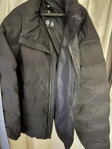 H&M 블랙 다운 자켓