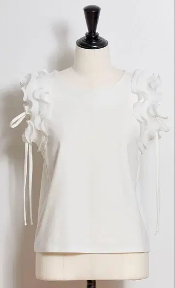 숄더 프릴 티셔츠