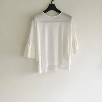 SACRA 사쿠라 개더 슬리브 풀오버 아이보리 38