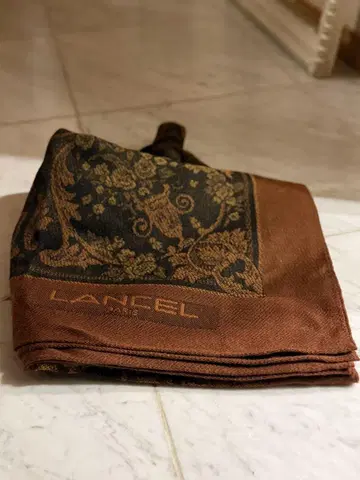 LANCEL 꽃무늬 대형 스톨