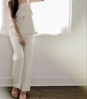Biraku 버스티어 톱 & 팬츠(화이트)