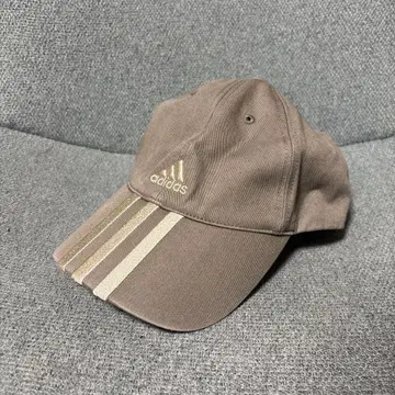 아디다스 90s 캡 그레이지 로고 자수 라인