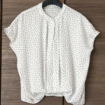 UNITED ARROWS 펄 버튼 올 패턴 쉬폰 블라우스