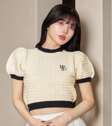 Darich 다리치 백 리본 퍼프 숄더 니트 탑
