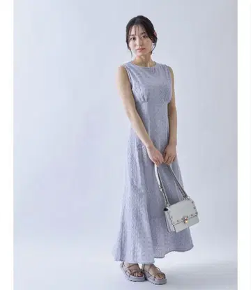 백 레이스업 코튼 컷워크 레이스 자수 슬리브리스 원피스, 택 있음