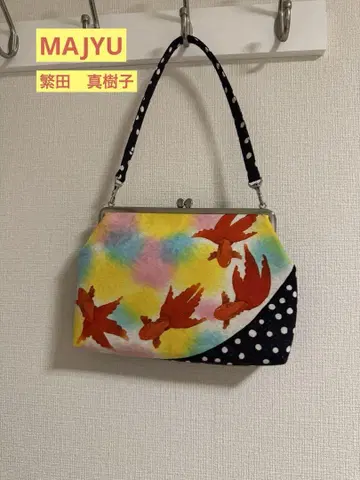 컬러풀한 새 자수 클러치백