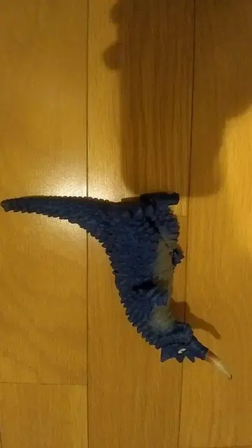 파란 공룡 피규어